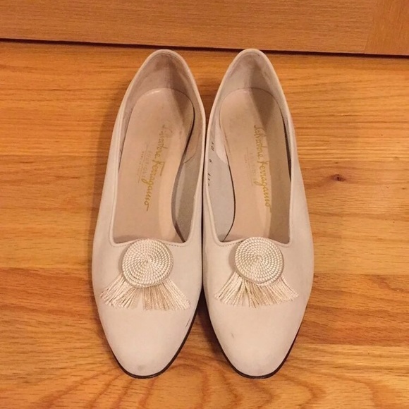 Vintage Salvatore Ferragamo leather cream flats - Picture 2 of 8